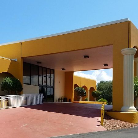 Days Inn & Suites By Wyndham Clermont Dış mekan fotoğraf