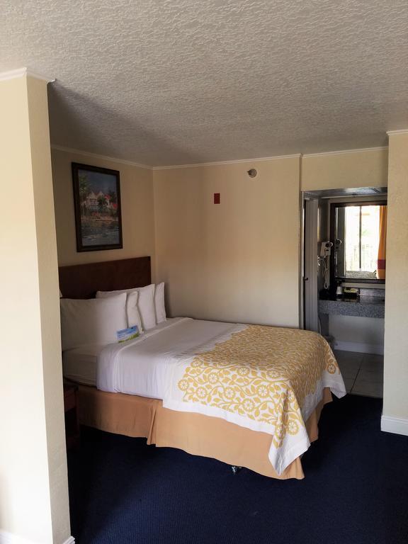 Days Inn & Suites By Wyndham Clermont Dış mekan fotoğraf