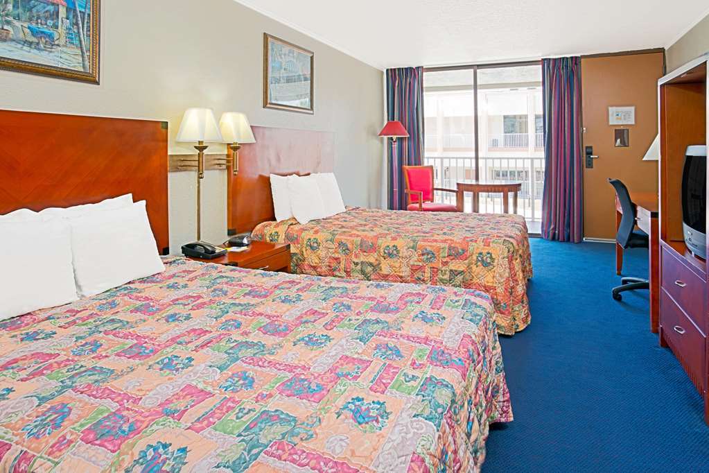 Days Inn & Suites By Wyndham Clermont Oda fotoğraf