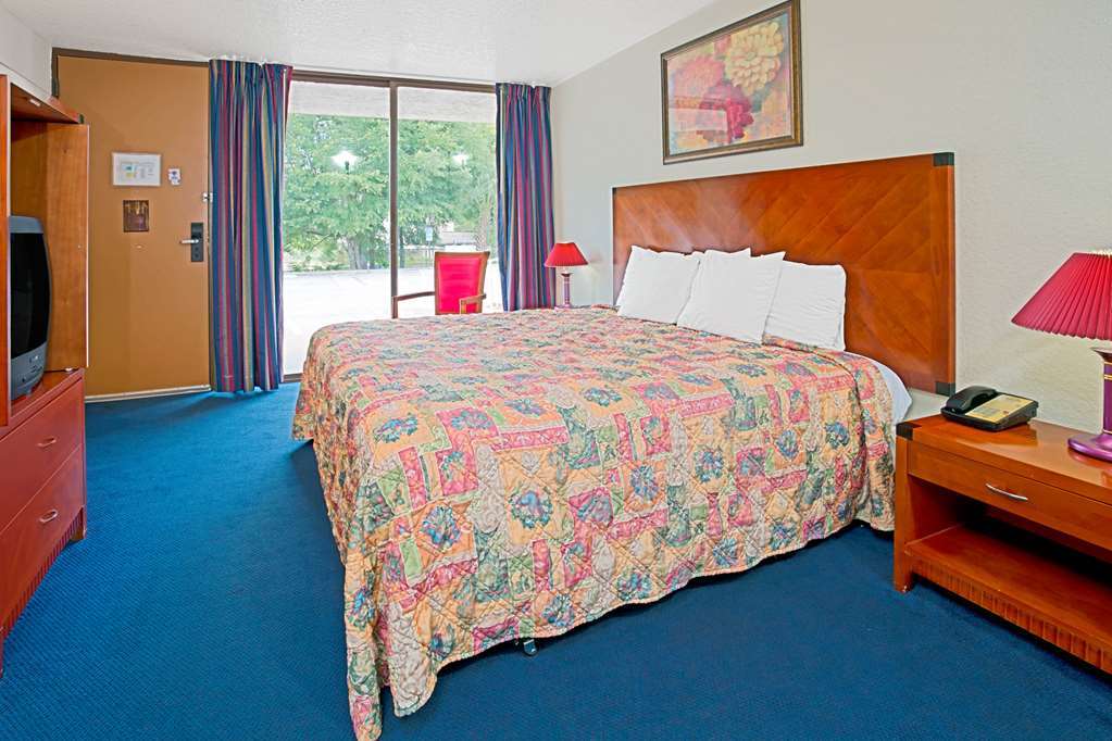 Days Inn & Suites By Wyndham Clermont Oda fotoğraf