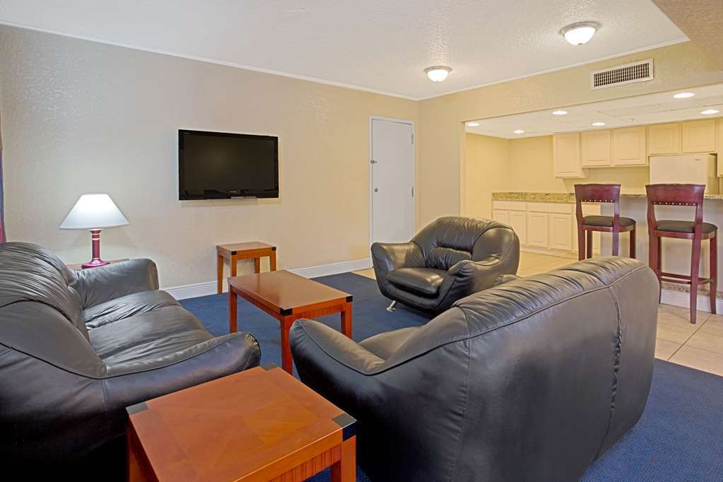 Days Inn & Suites By Wyndham Clermont Oda fotoğraf