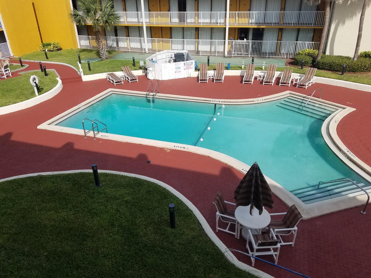 Days Inn & Suites By Wyndham Clermont Dış mekan fotoğraf