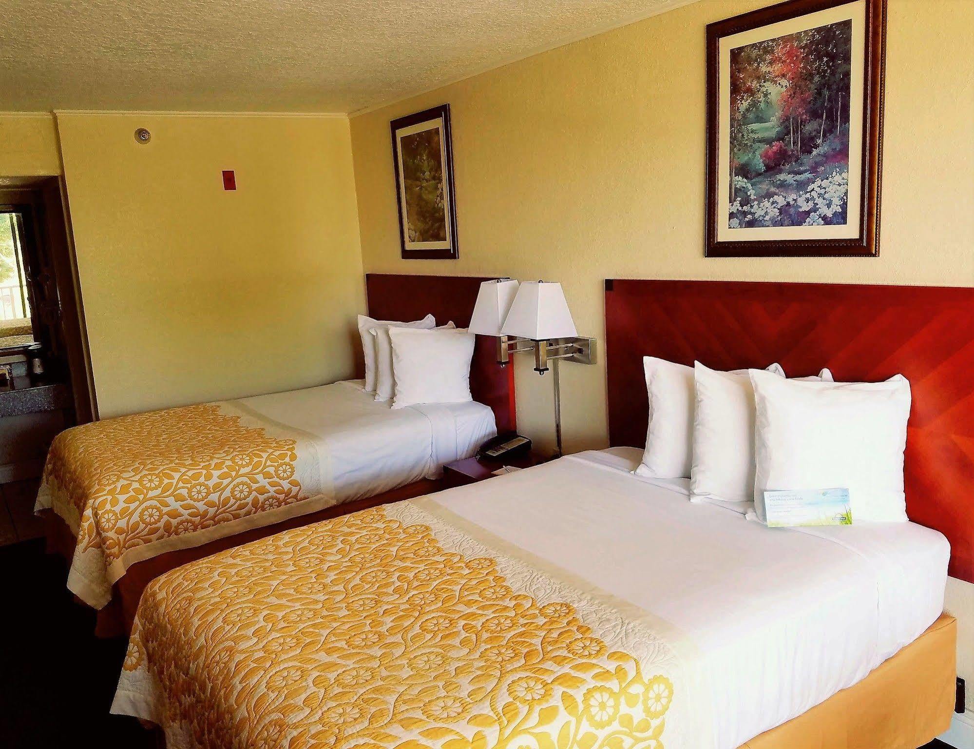 Days Inn & Suites By Wyndham Clermont Dış mekan fotoğraf