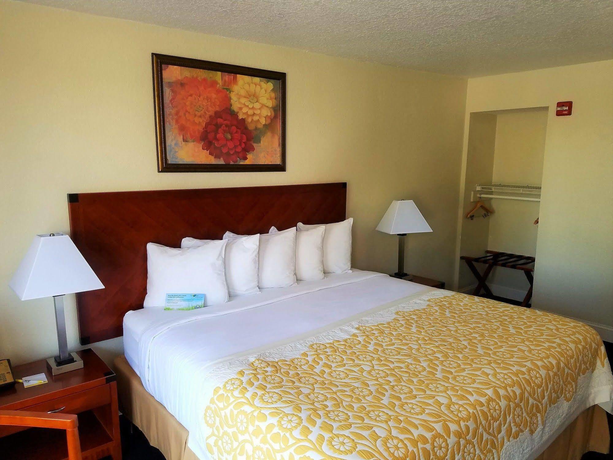 Days Inn & Suites By Wyndham Clermont Dış mekan fotoğraf