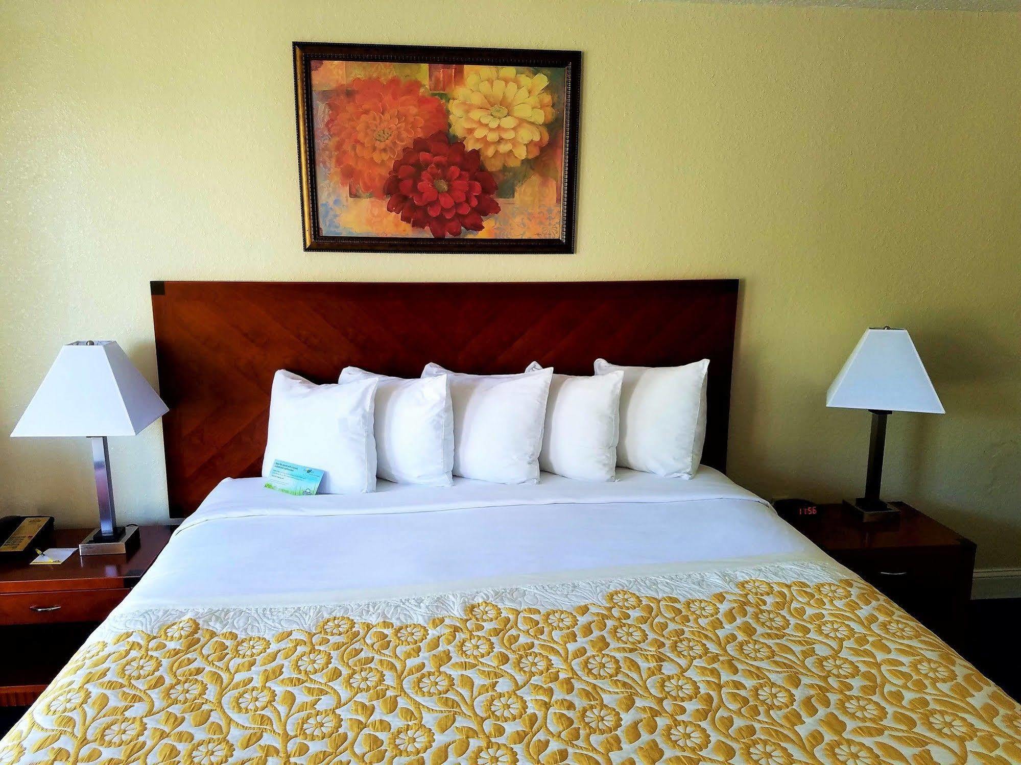 Days Inn & Suites By Wyndham Clermont Dış mekan fotoğraf