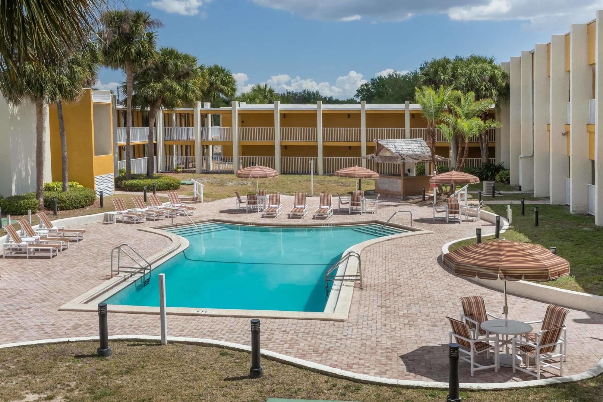 Days Inn & Suites By Wyndham Clermont Dış mekan fotoğraf