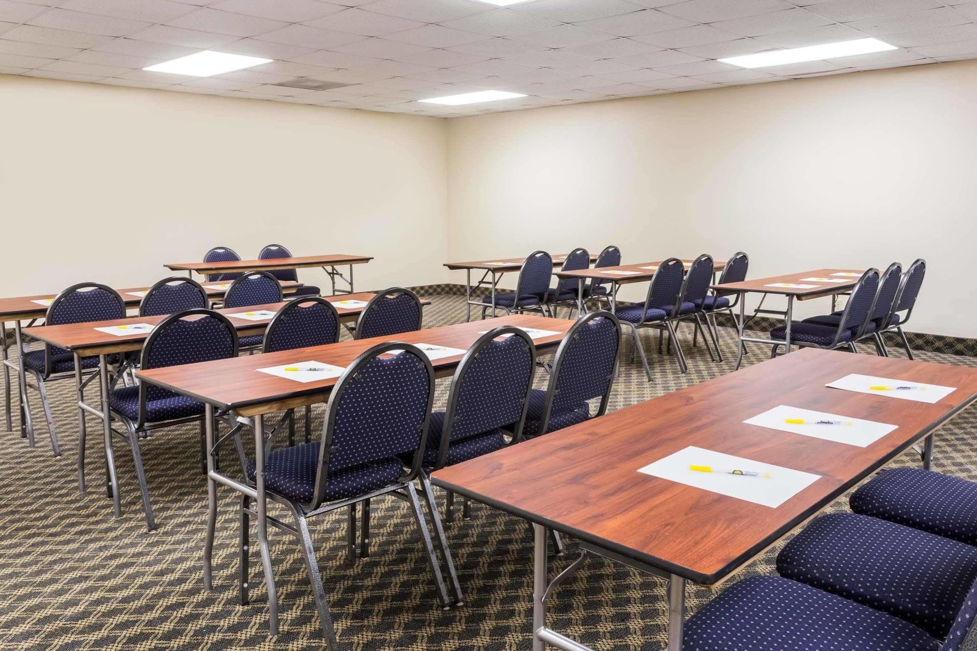 Days Inn & Suites By Wyndham Clermont Dış mekan fotoğraf